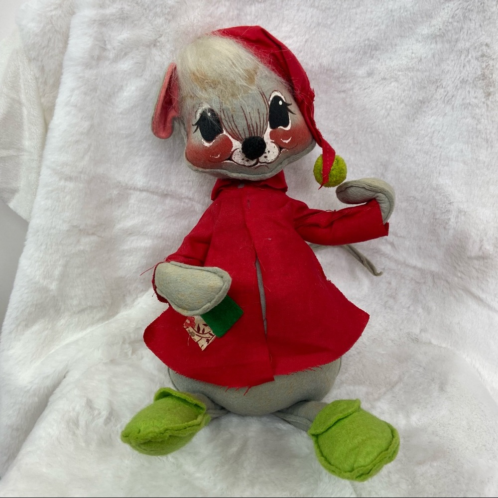 Annalee Mobilitee Christmas vintage mouse doll
